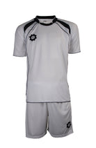 City Range in White/Black