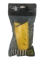 Packaging for yellow junior shin pads